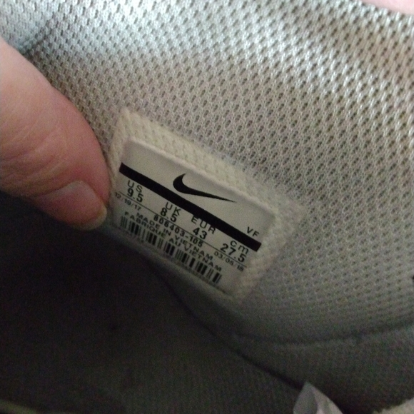 Men's Nike sneakers - Picture 6 of 6